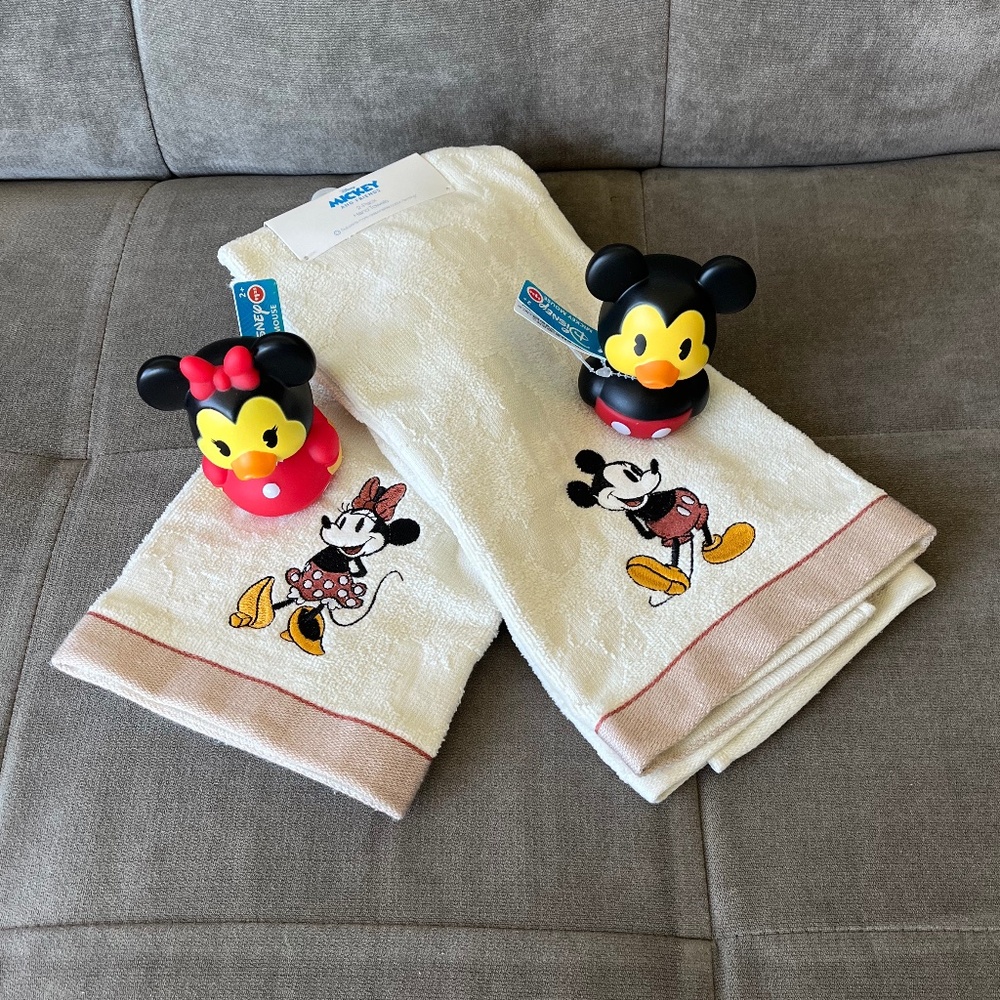 Mickey and Minnie Bathroom Accessories Bundle